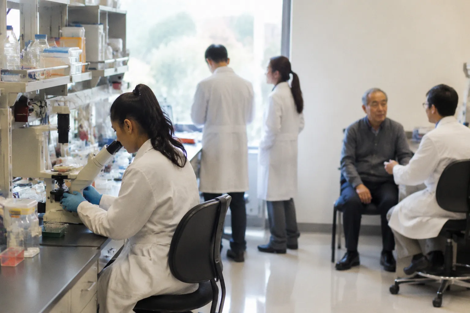 UTSW Research: T cells, lung health, cash support for heart patients